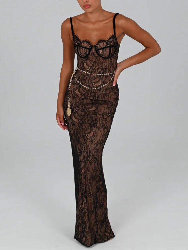 Robe longue en dentelle noire